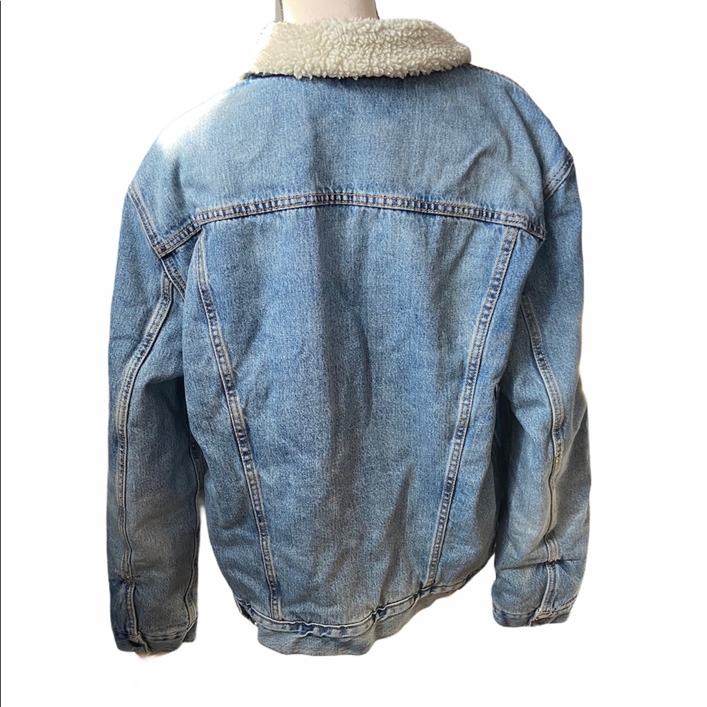 HP! Levi’s Sherpa Trucker denim XL jacket. - Picture 3 of 5